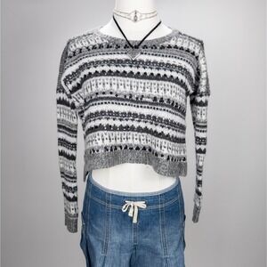 Abercrombie & Fitch Gray Knit Cropped‎ Sequin Knit Sweater